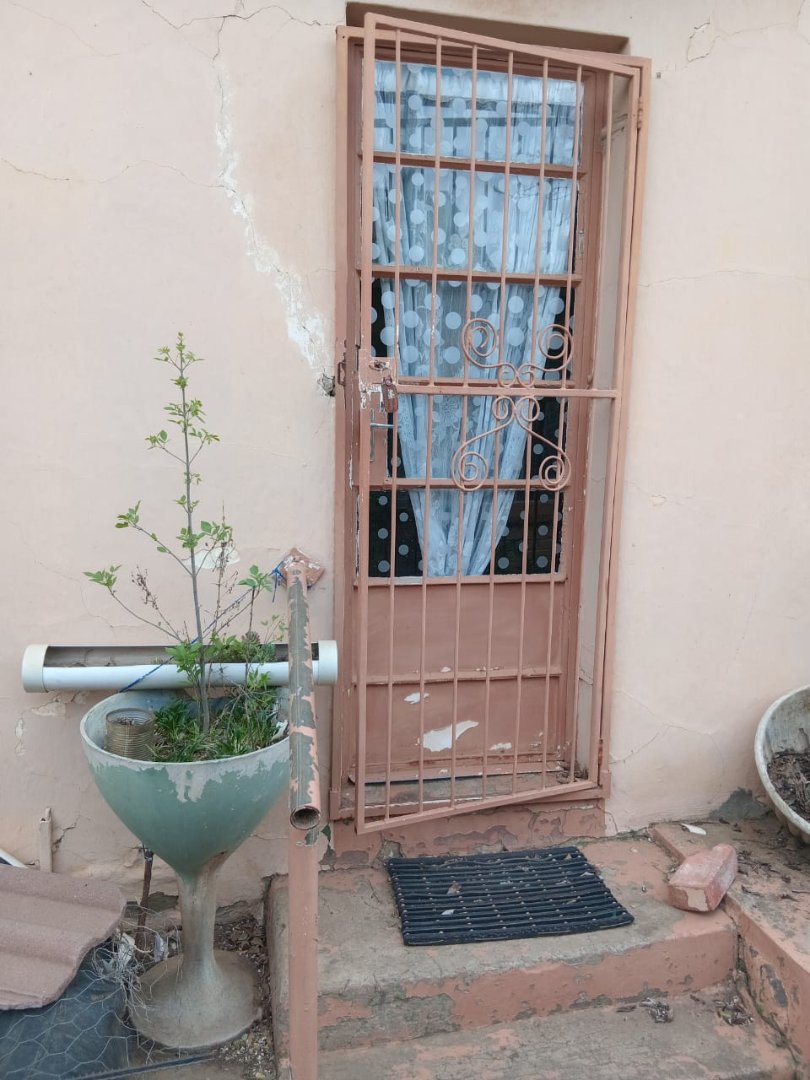 2 Bedroom Property for Sale in Dewetsdorp Free State